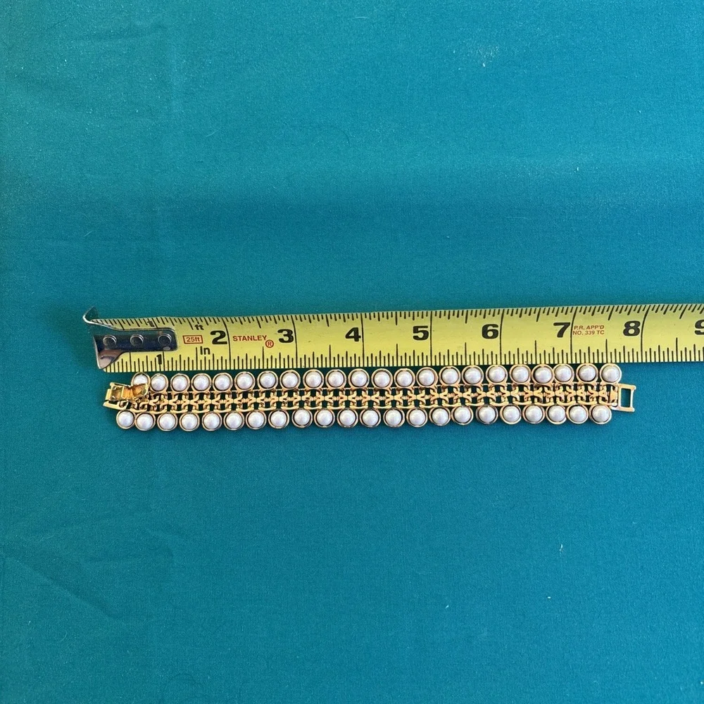 Vintage Avon Faux Pearl Gold Tone Double Row Chain Bracelet 7 1/2 Inches Long